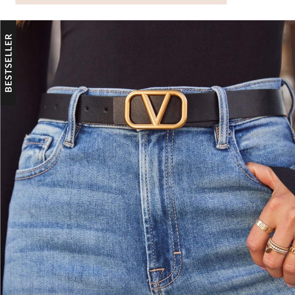 She’s Iconic Vici Logo Belt